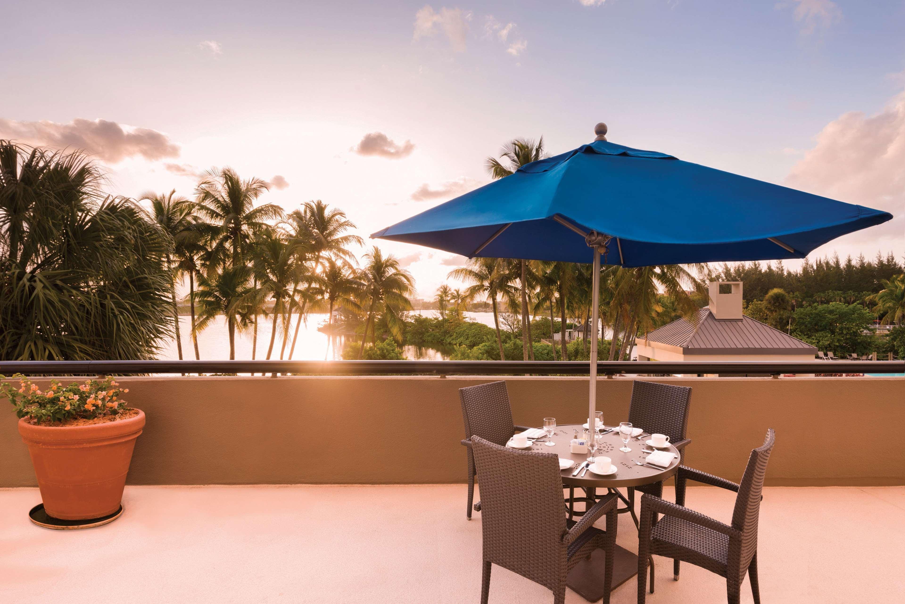 Hilton Miami Airport Blue Lagoon Екстер'єр фото