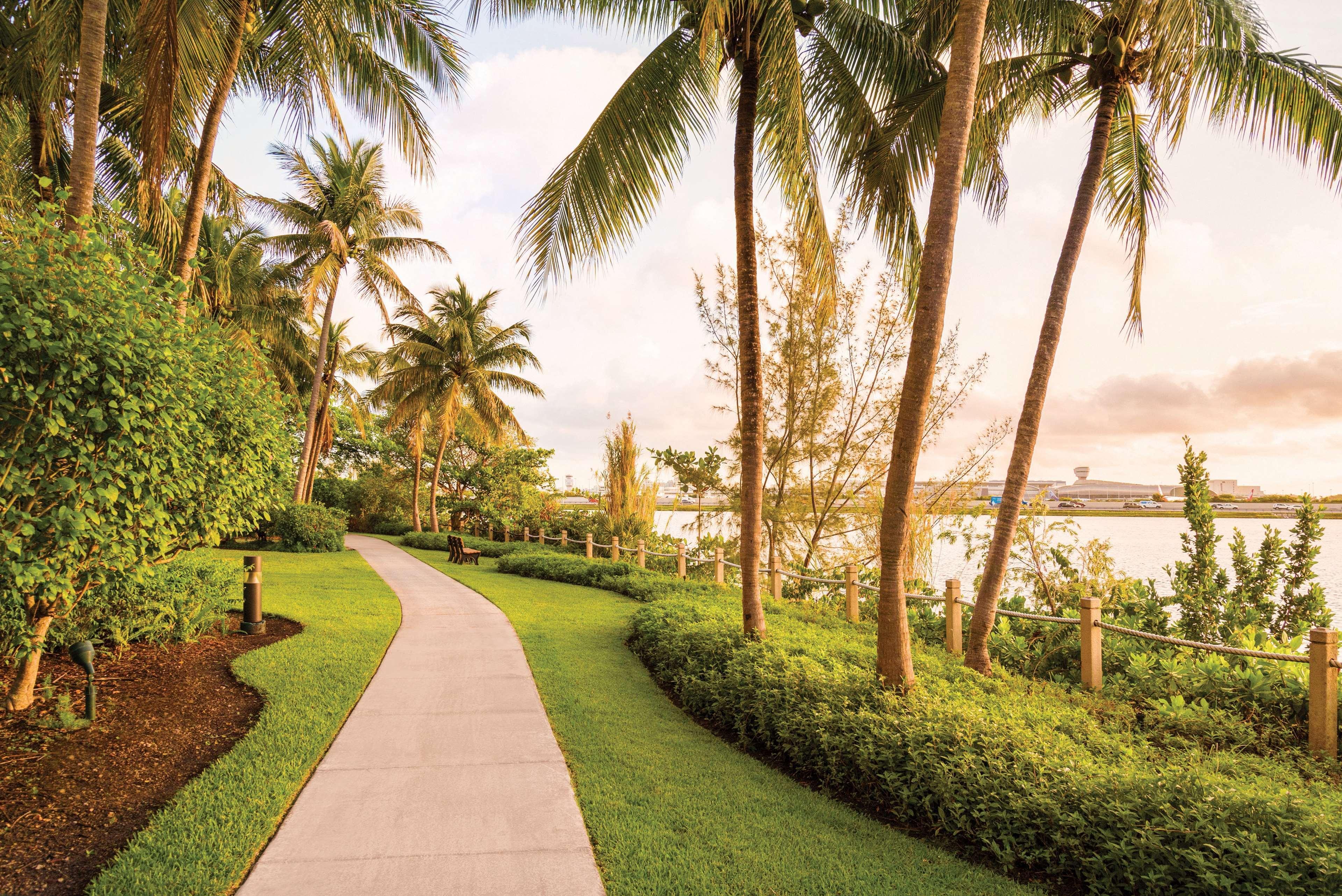 Hilton Miami Airport Blue Lagoon Екстер'єр фото