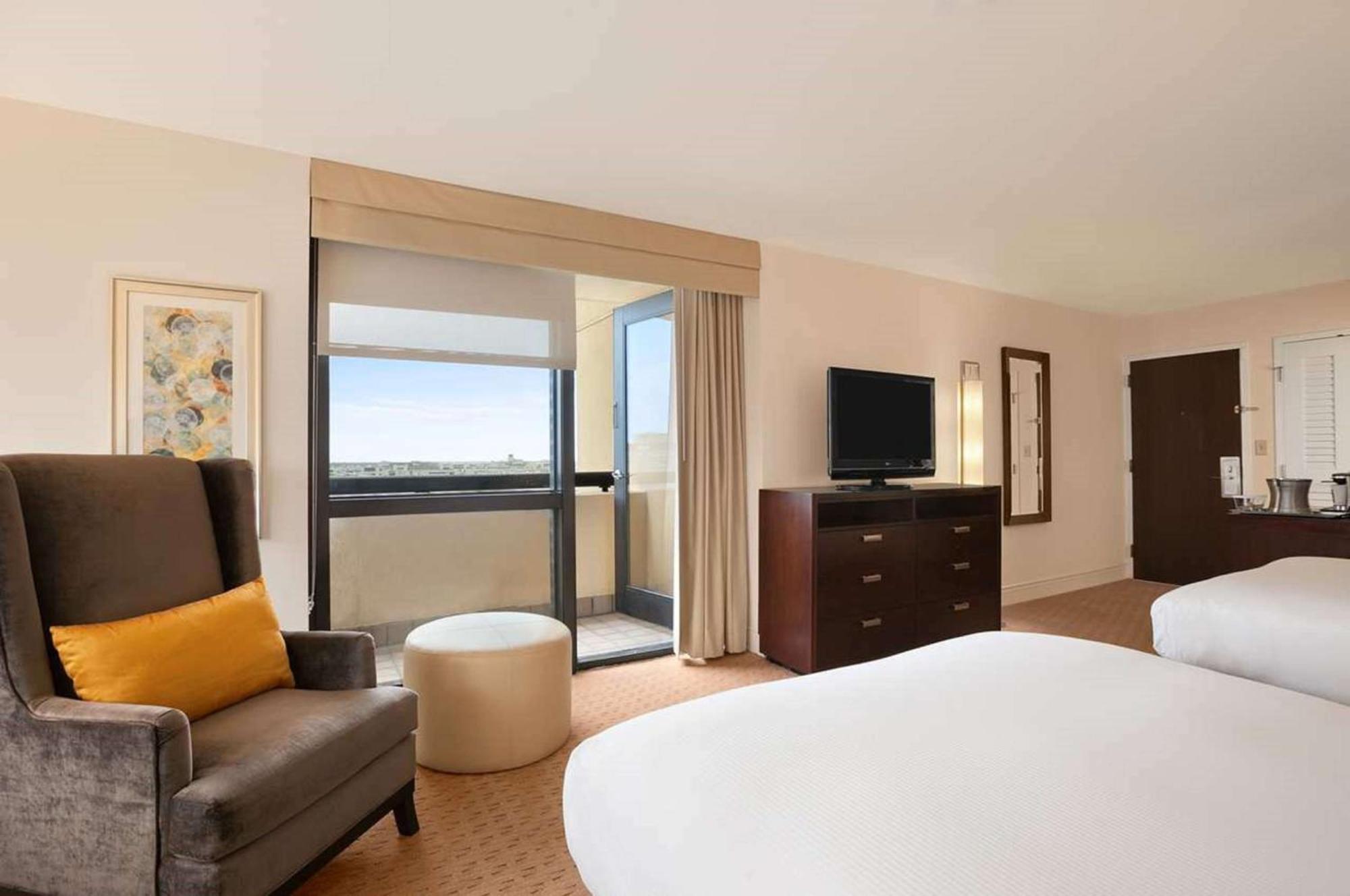 Hilton Miami Airport Blue Lagoon Екстер'єр фото