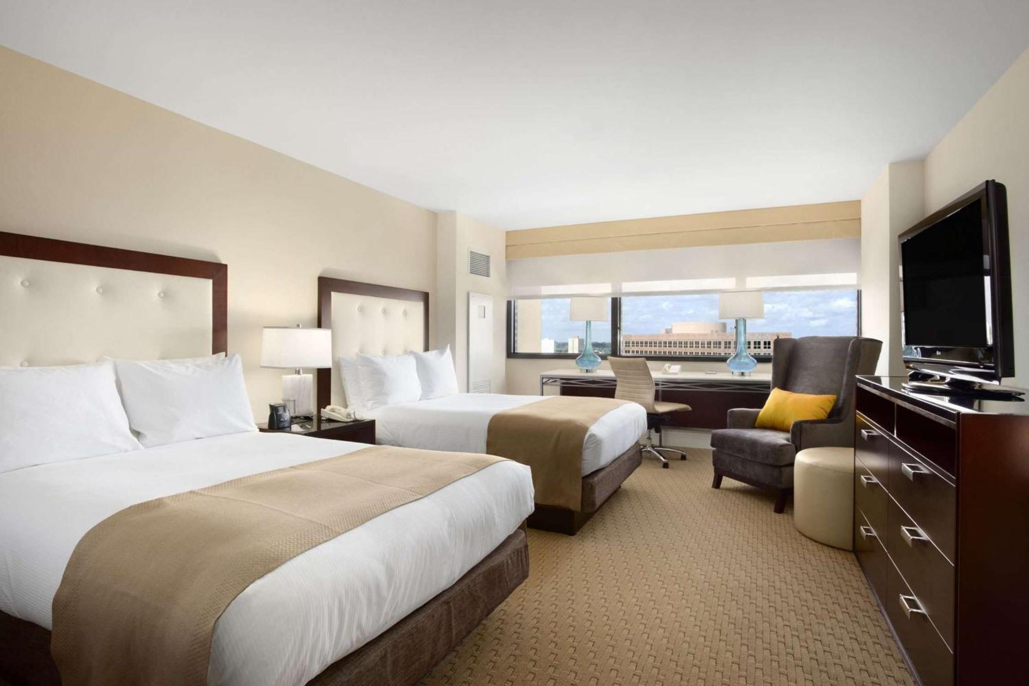 Hilton Miami Airport Blue Lagoon Екстер'єр фото